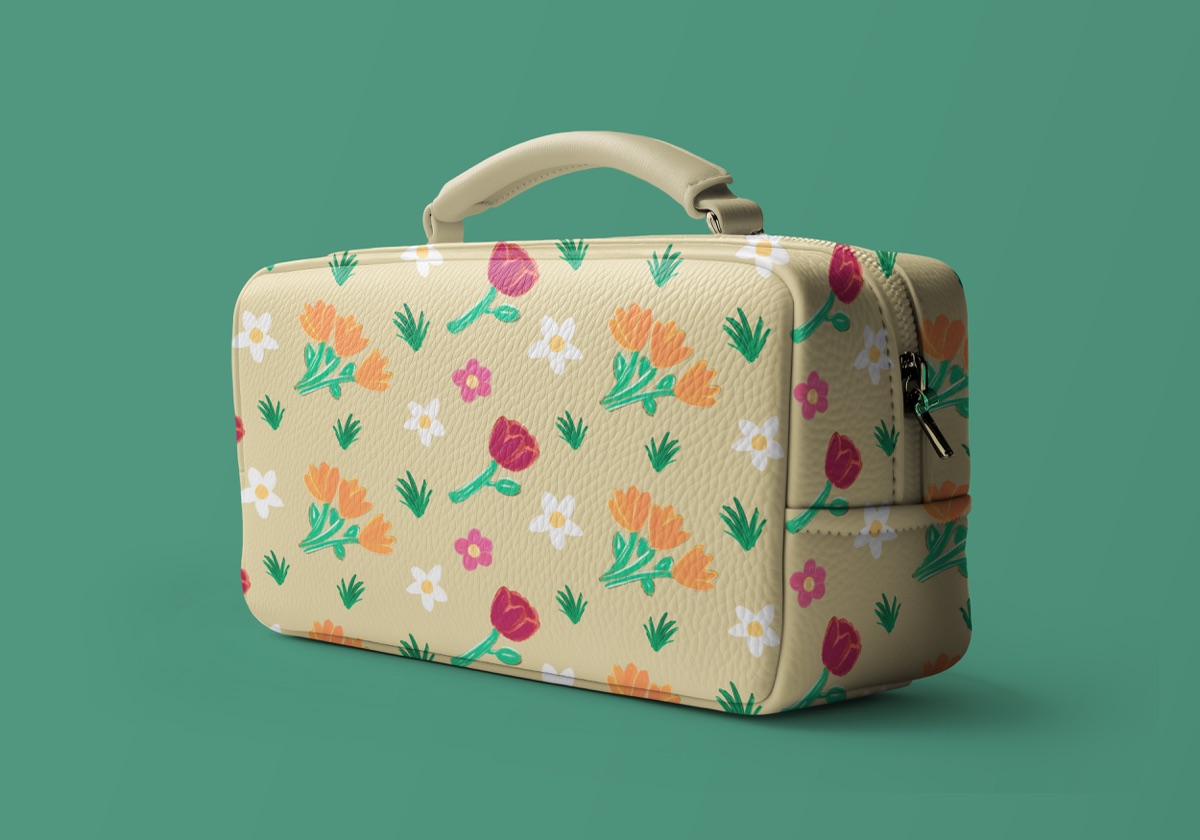 Toiletry bag printed with tulips and daisies